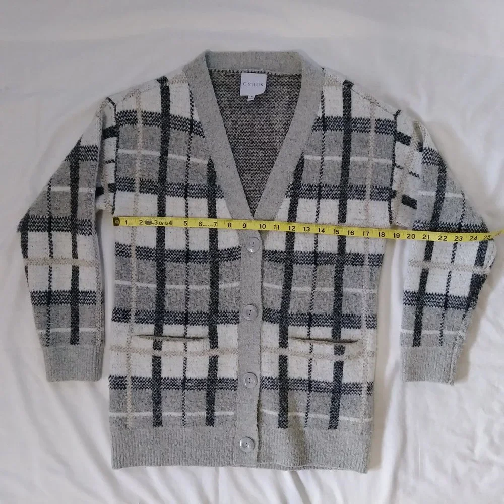 Cyrus Plaid Button Down Cardigan Sweater Grey White Charcoal Tan Small - Picture 7 of 10